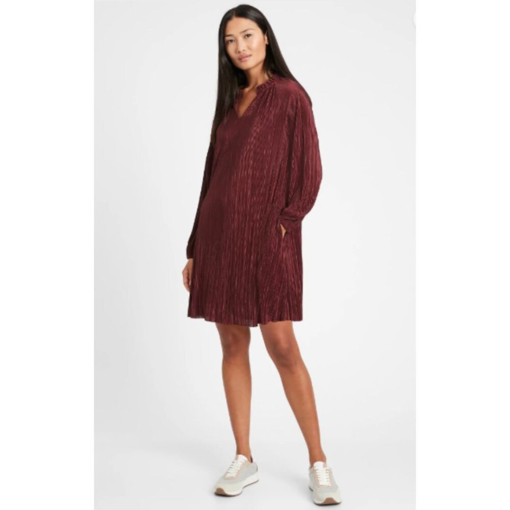 Banana Republic Plisse Swing Dress in Red Brick size Small *WORN ONCE